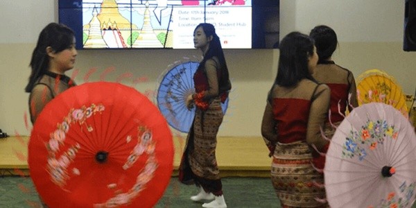 新加坡东亚管理学院靠近哪个地铁站